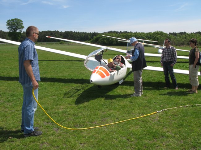 Flugzeug mit Startseil