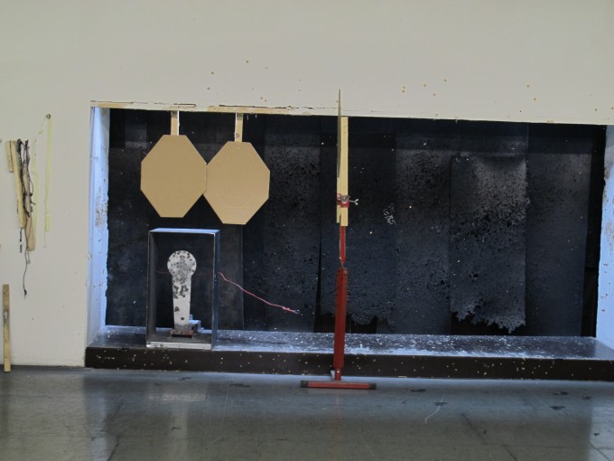 Die Aufgabe: 3 IPSC Papp-Targets und eine Fall-Stahlziel Die Aufgabe: 3 IPSC Papp-Targets und eine Fall-Stahlziel