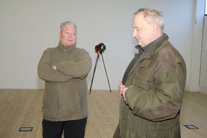 Warten auf den Beginn Frank und Peter fachsimpeln...