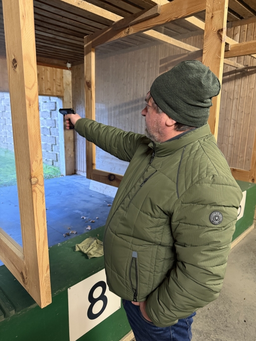 im einh&auml;nigen Anschlag